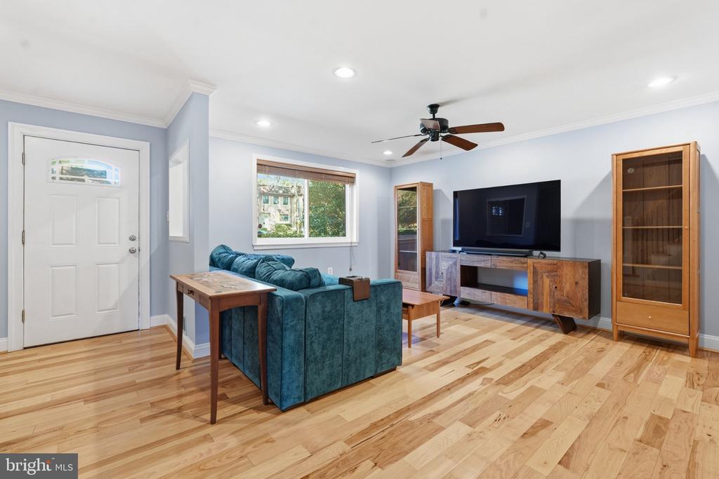 2902 JERMANTOWN ROAD Unit: 27