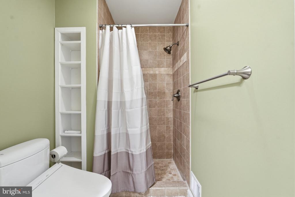 2902 JERMANTOWN ROAD Unit: 27