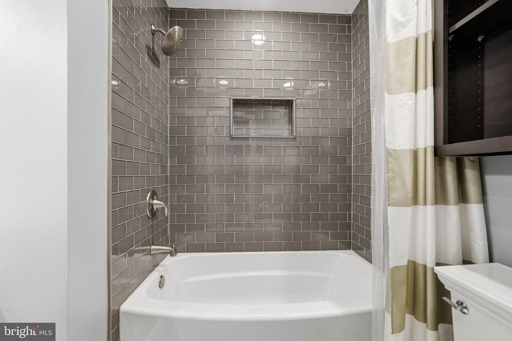 2902 JERMANTOWN ROAD Unit: 27