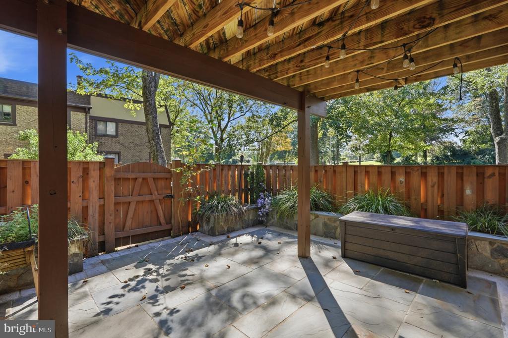 2902 JERMANTOWN ROAD Unit: 27