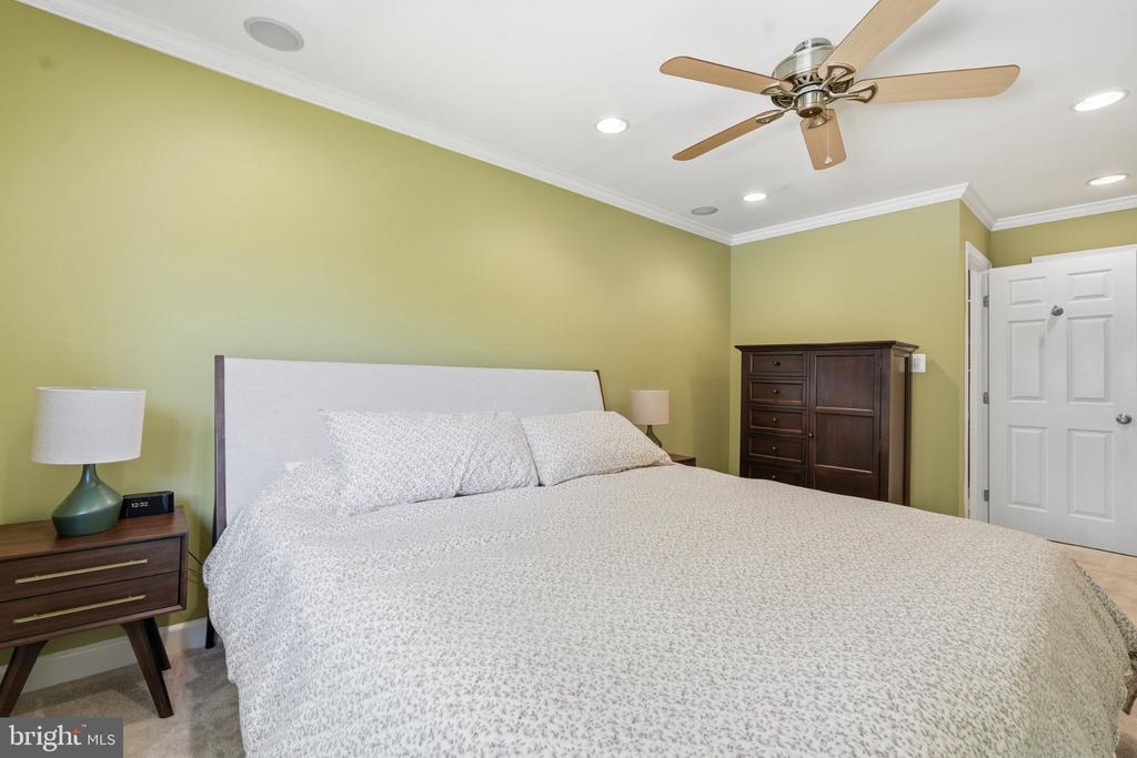 2902 JERMANTOWN ROAD Unit: 27