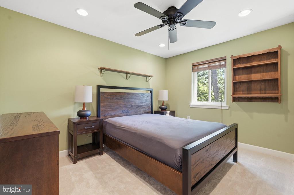 2902 JERMANTOWN ROAD Unit: 27