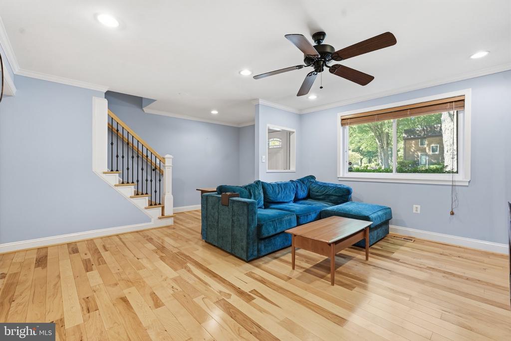 2902 JERMANTOWN ROAD Unit: 27