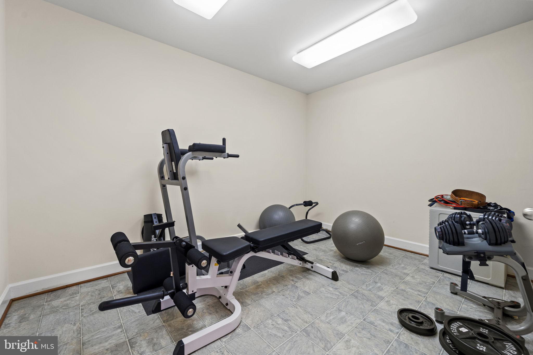 42747 MIRROR POND PLACE