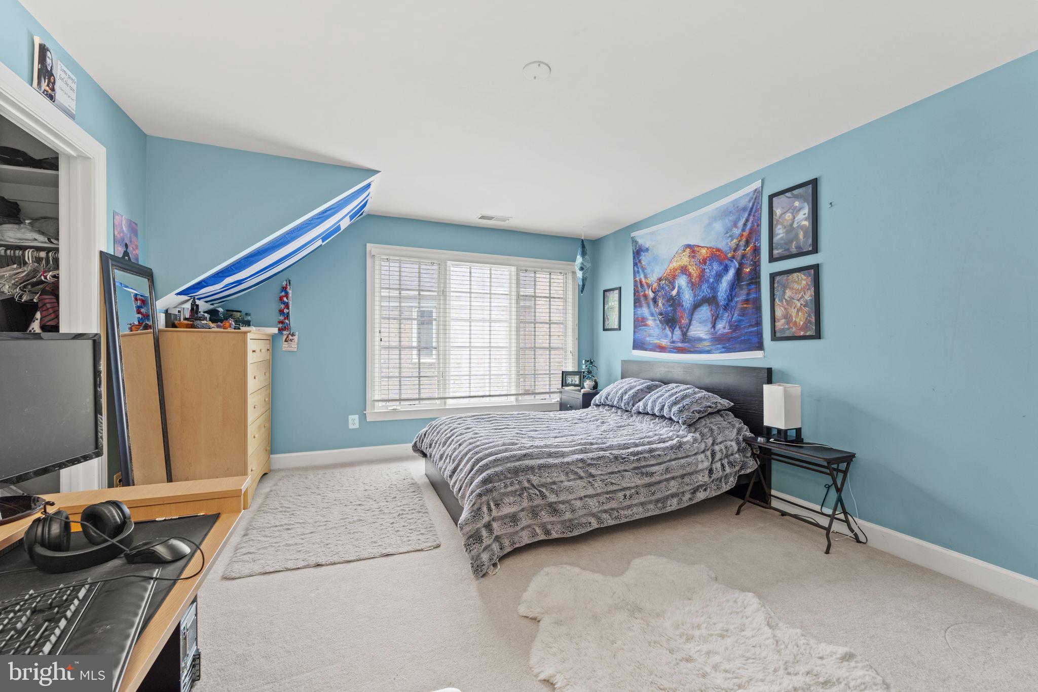 42747 MIRROR POND PLACE