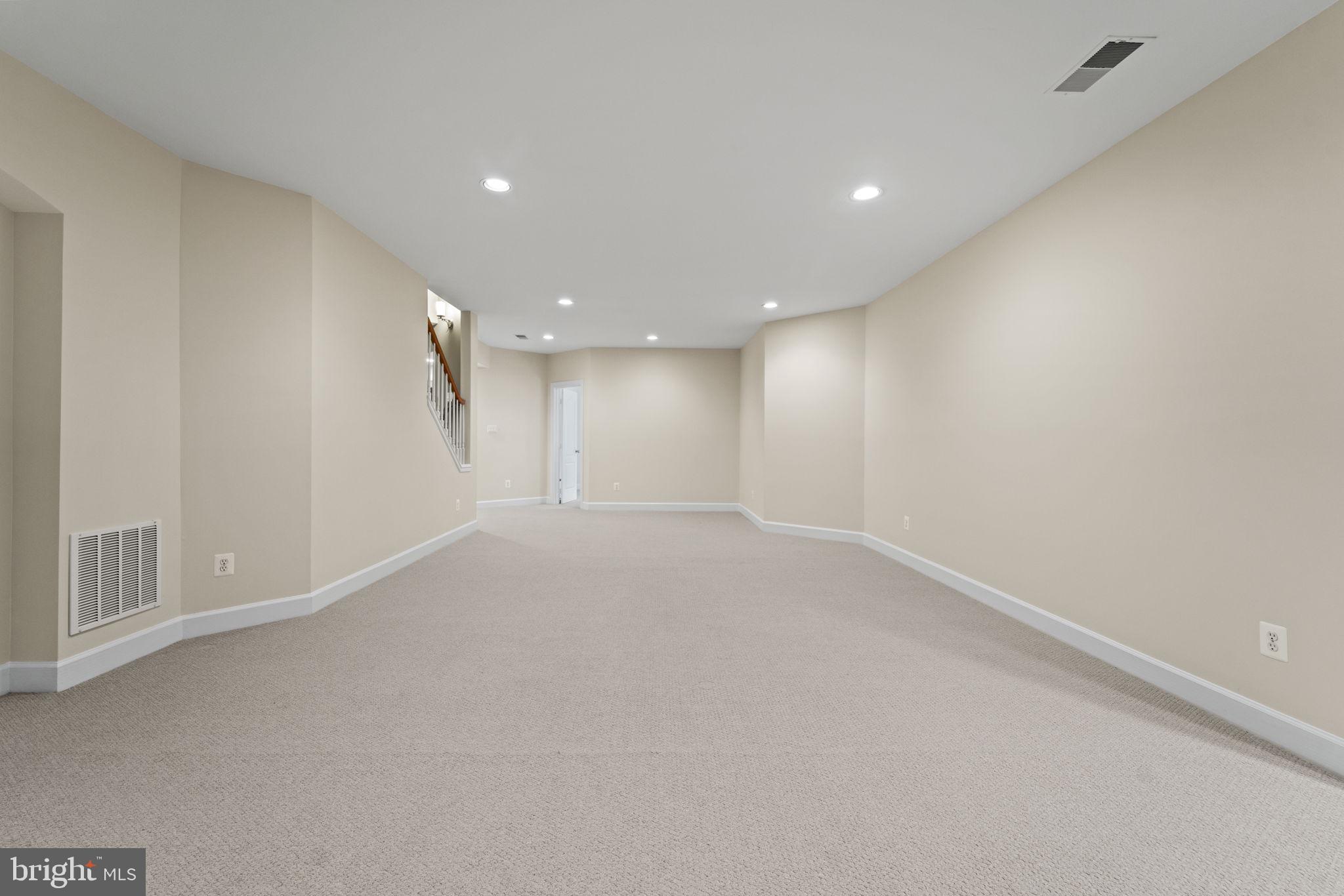 42747 MIRROR POND PLACE