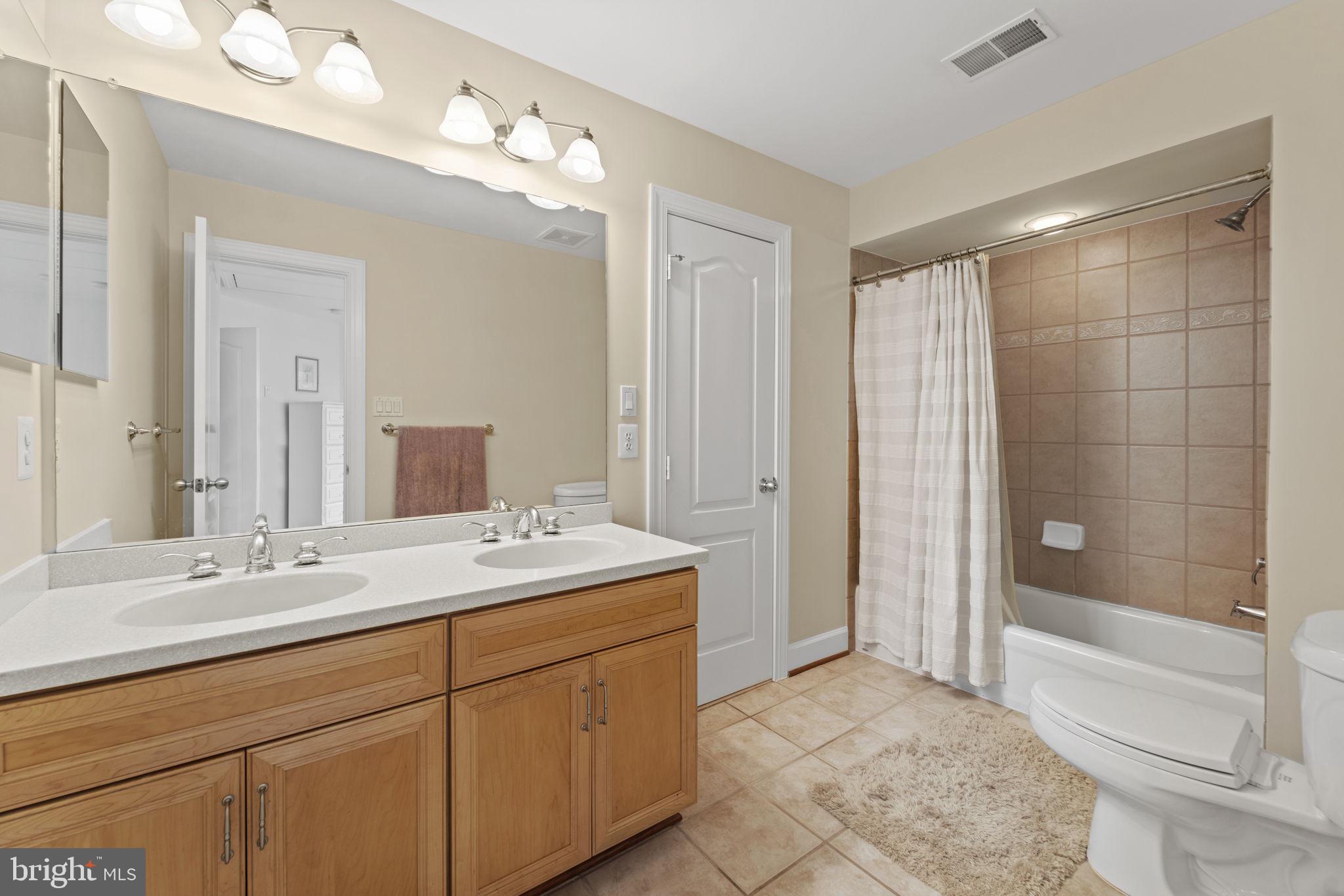 42747 MIRROR POND PLACE