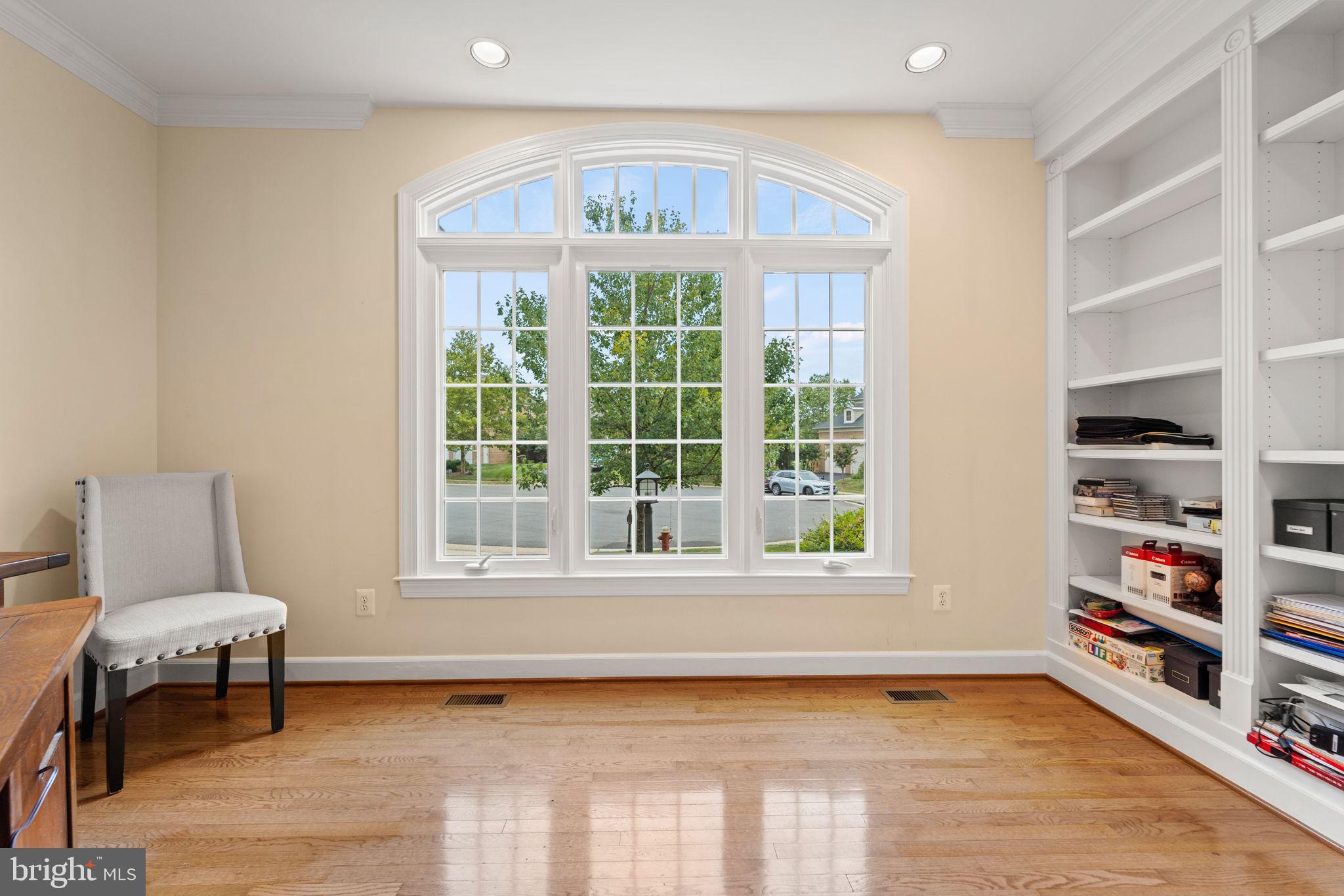 42747 MIRROR POND PLACE