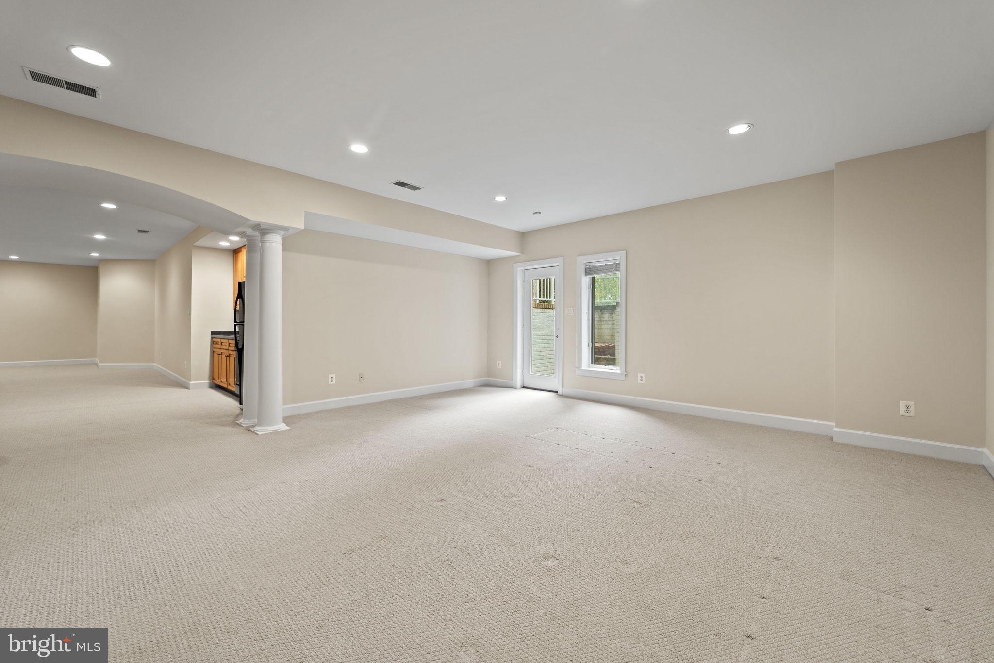 42747 MIRROR POND PLACE