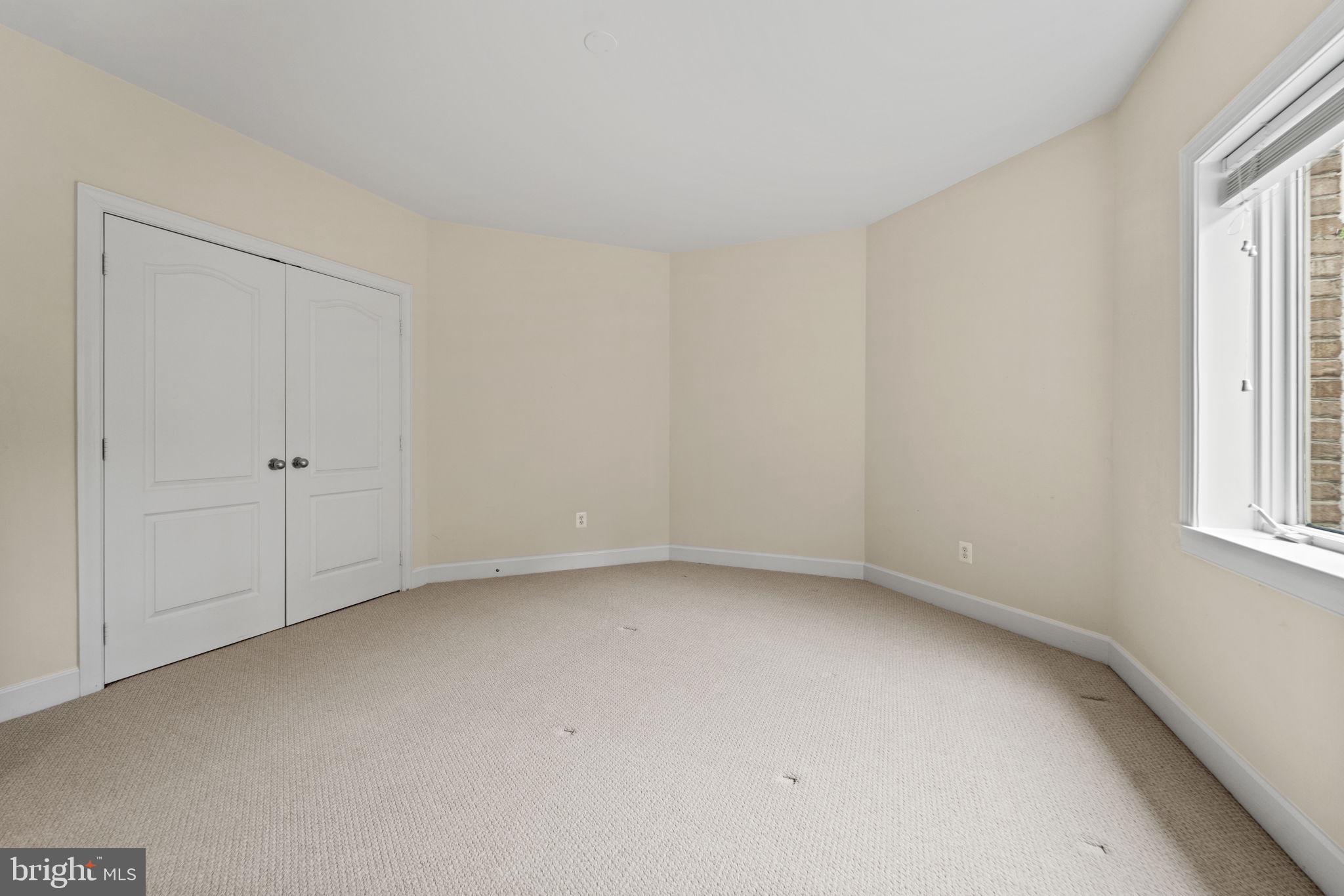 42747 MIRROR POND PLACE