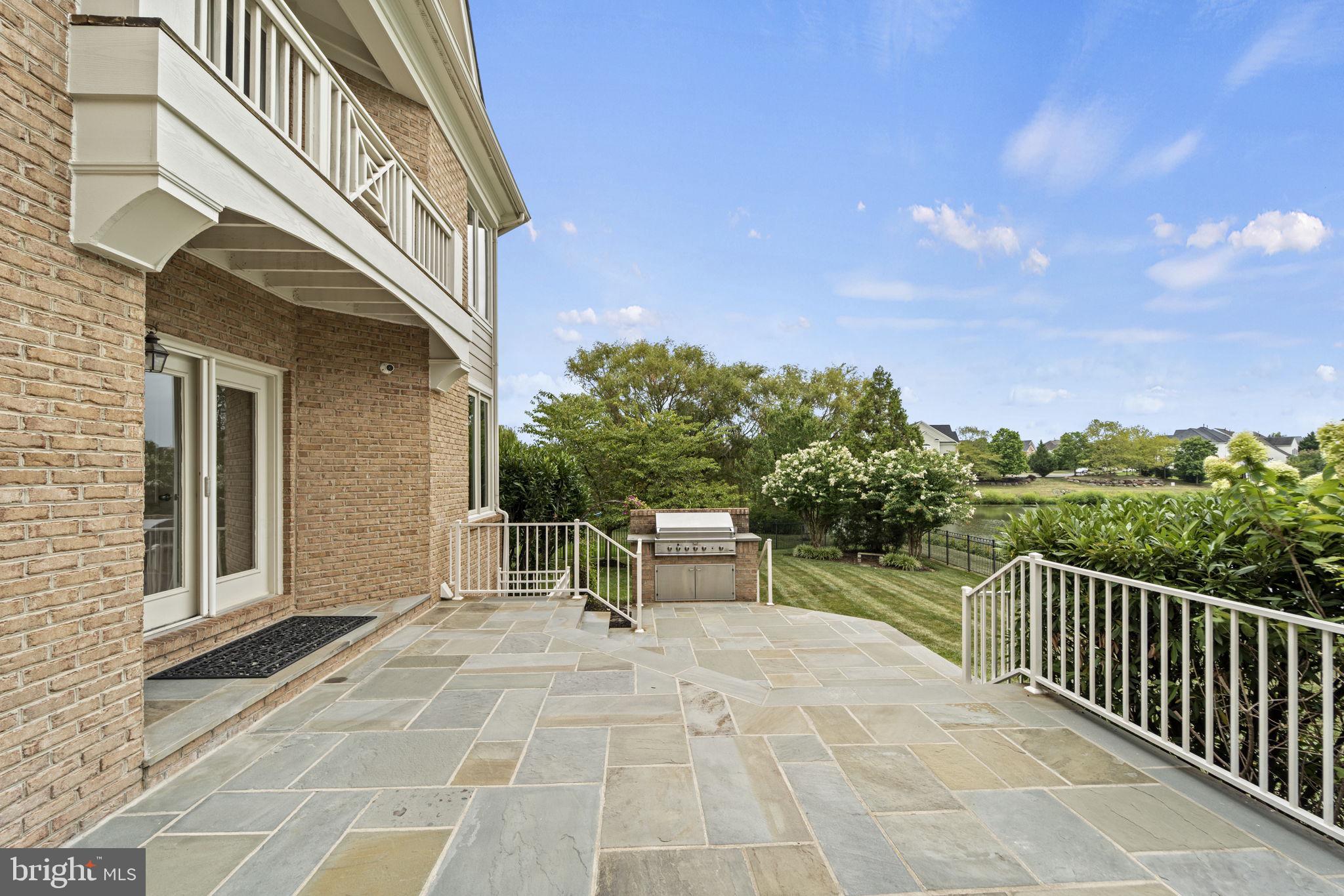 42747 MIRROR POND PLACE