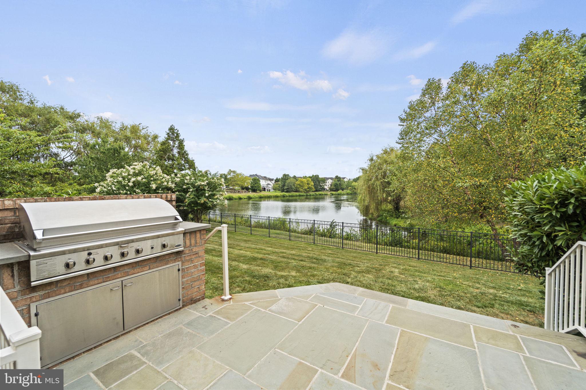 42747 MIRROR POND PLACE