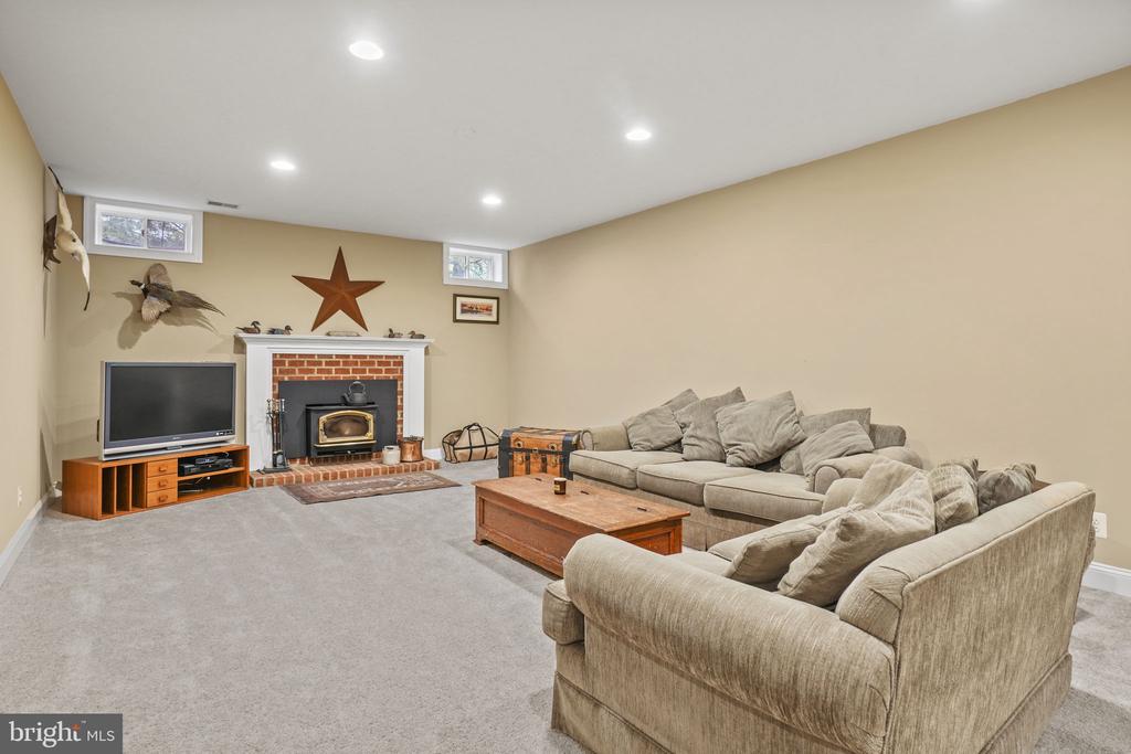 41419 SOUTHPAW PLACE