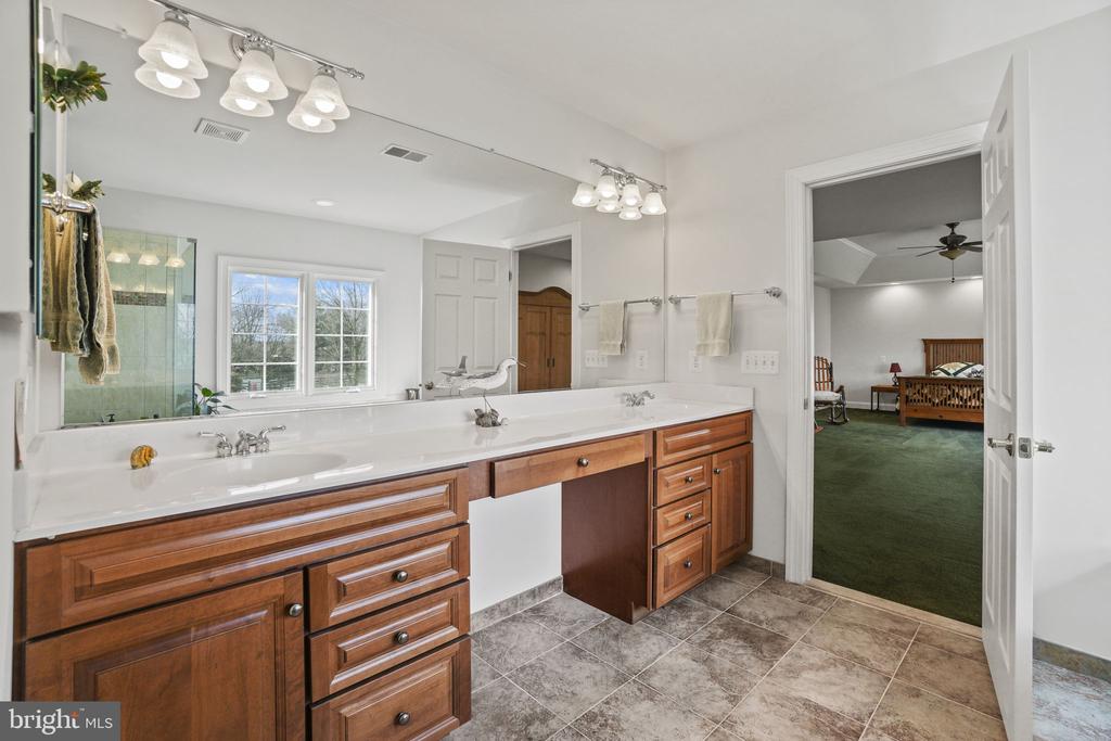 41419 SOUTHPAW PLACE