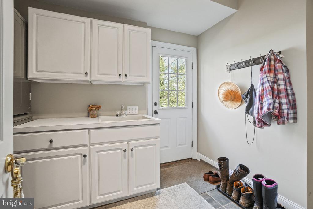 41419 SOUTHPAW PLACE