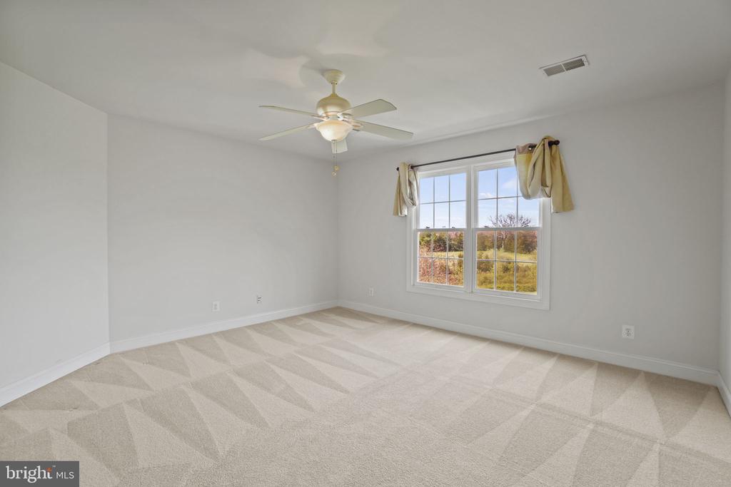 41419 SOUTHPAW PLACE