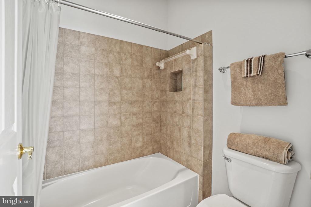 41419 SOUTHPAW PLACE