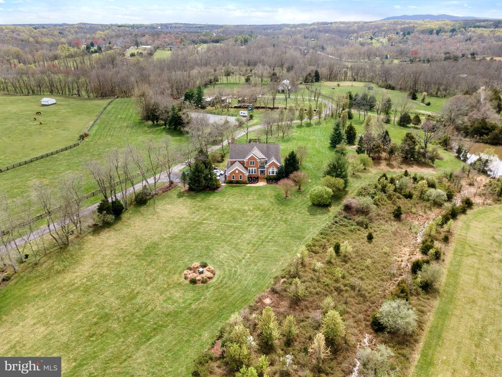 41419 SOUTHPAW PLACE