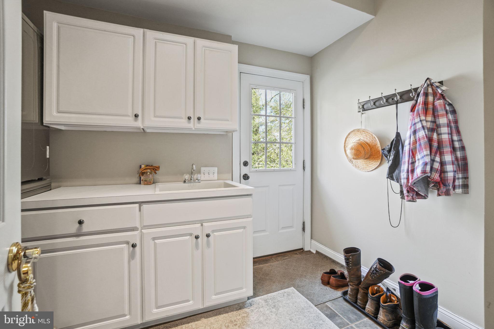 41419 SOUTHPAW PLACE