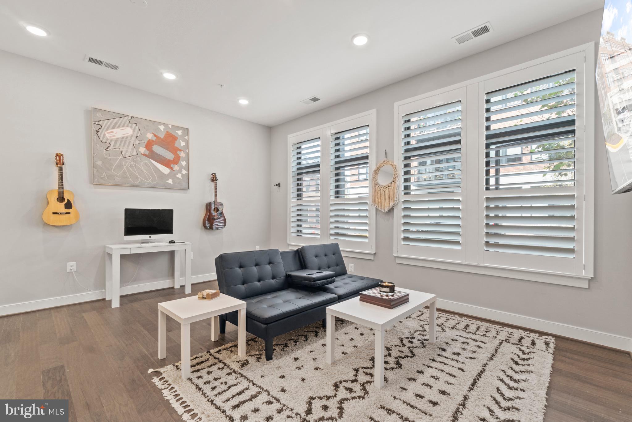 3 STATIONMASTER STREET SE 102