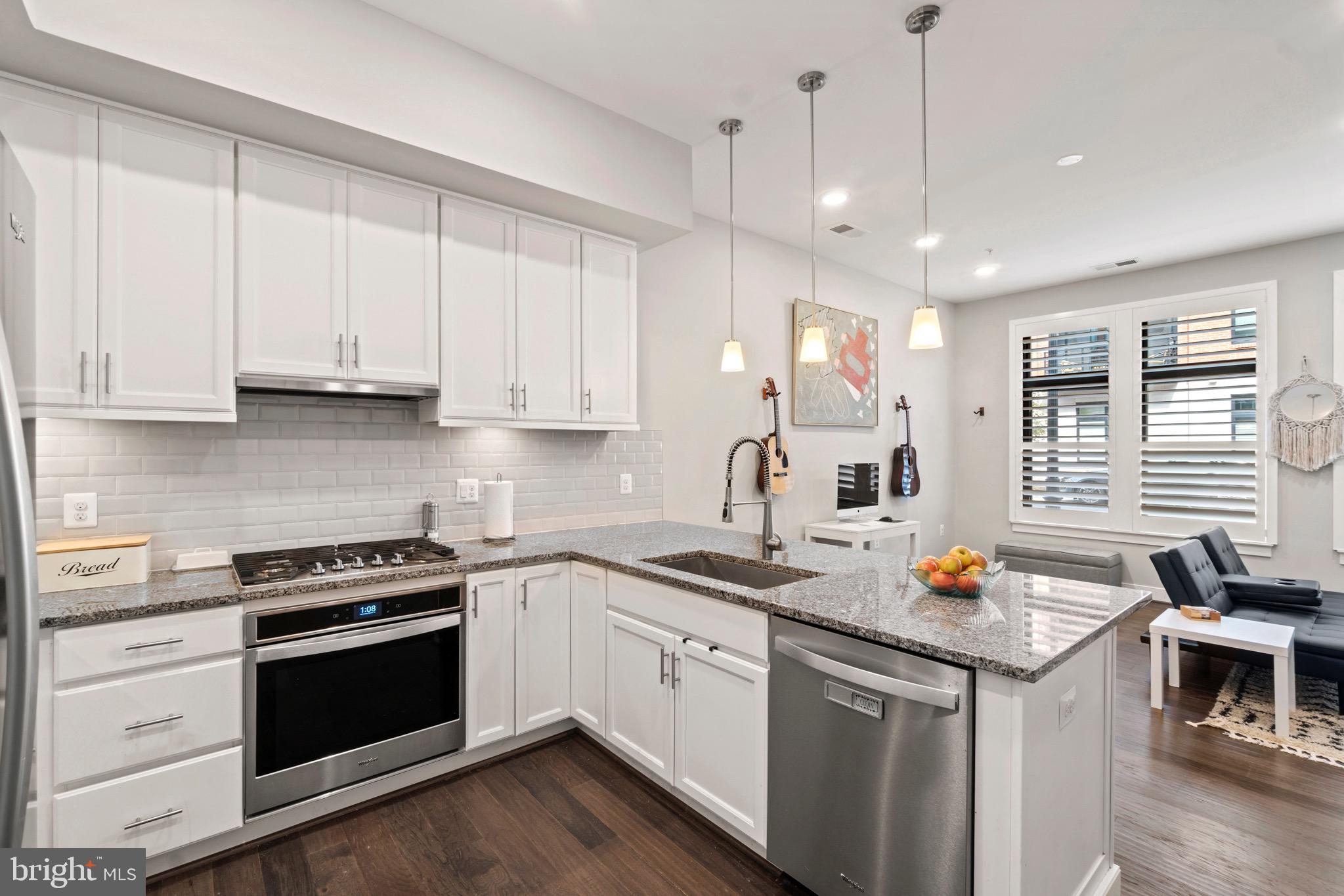 3 STATIONMASTER STREET SE 102