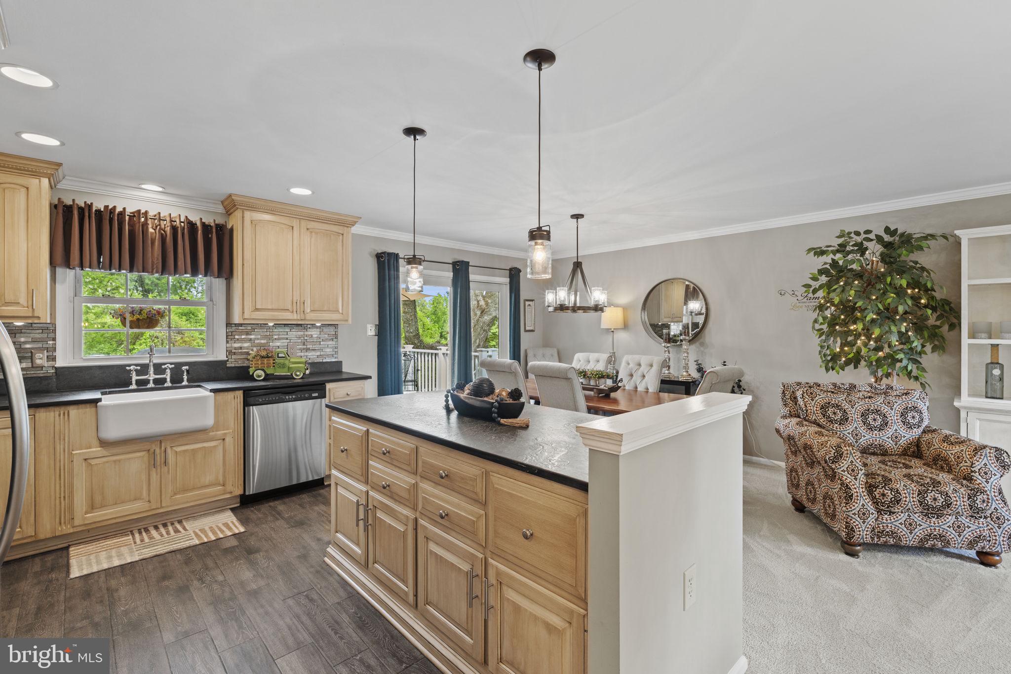 410 AYRLEE AVENUE NW