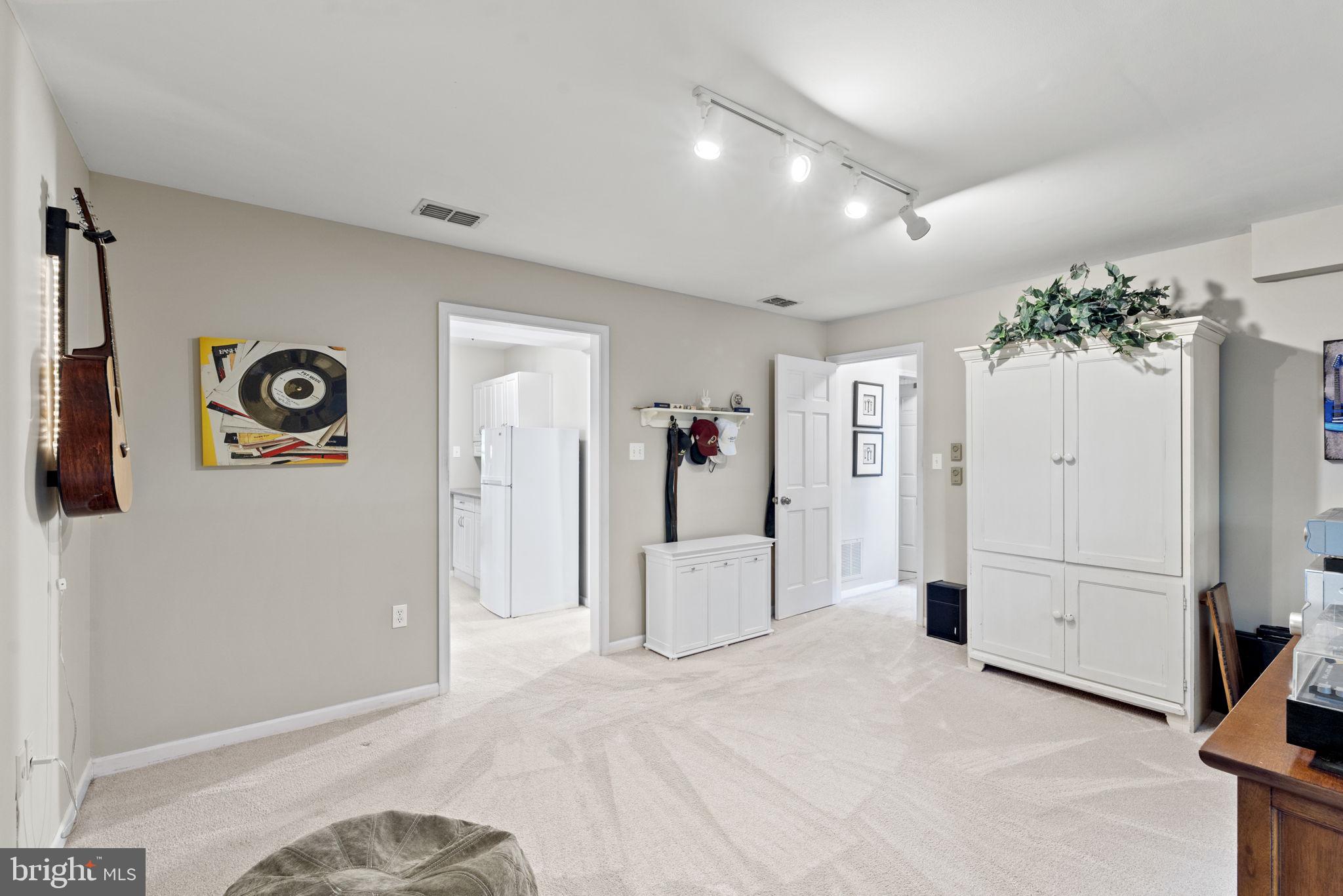 410 AYRLEE AVENUE NW