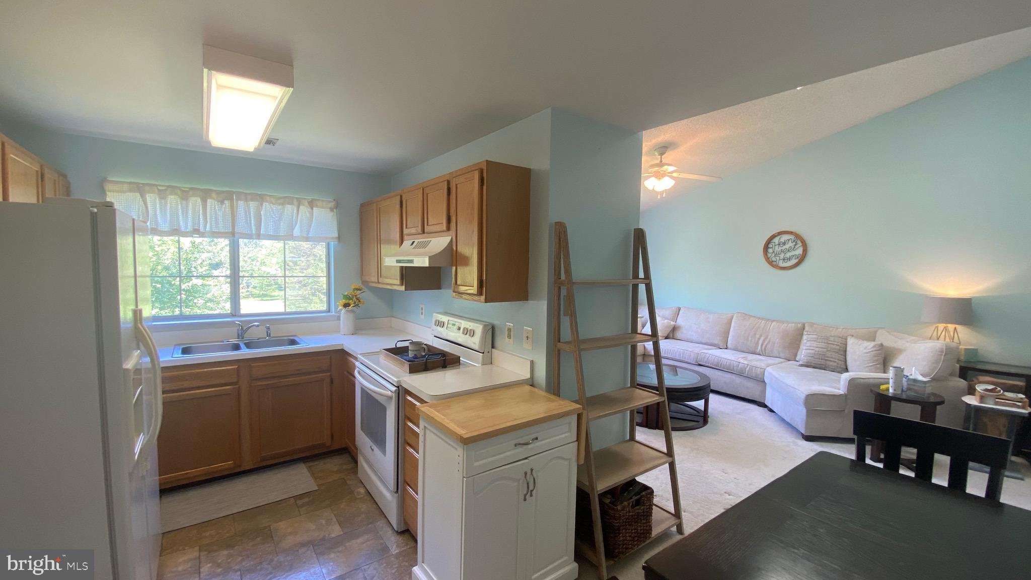 1003 FOXHUNT TERRACE NE 301