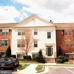 1003 FOXHUNT TERRACE NE 301