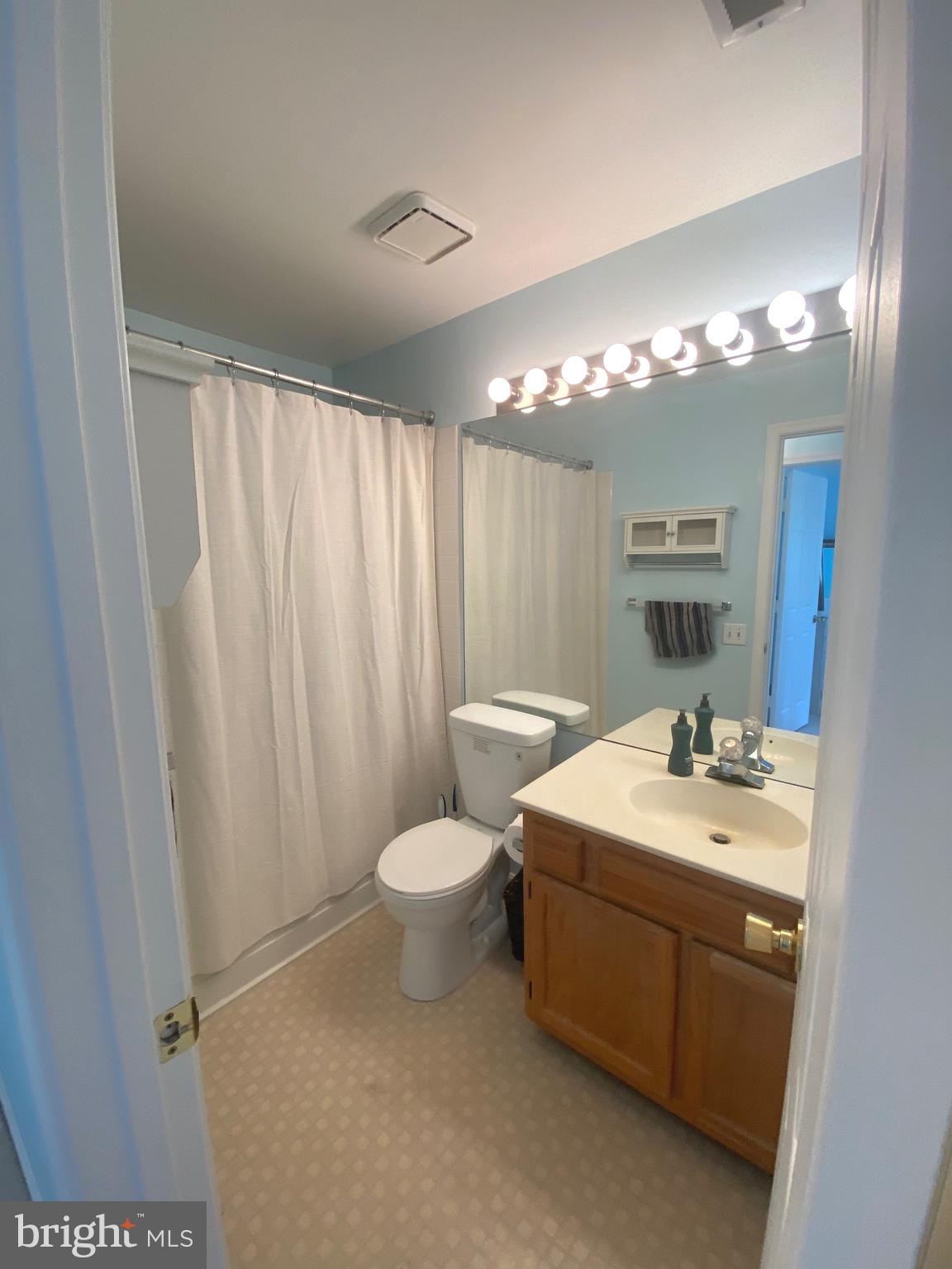 1003 FOXHUNT TERRACE NE 301