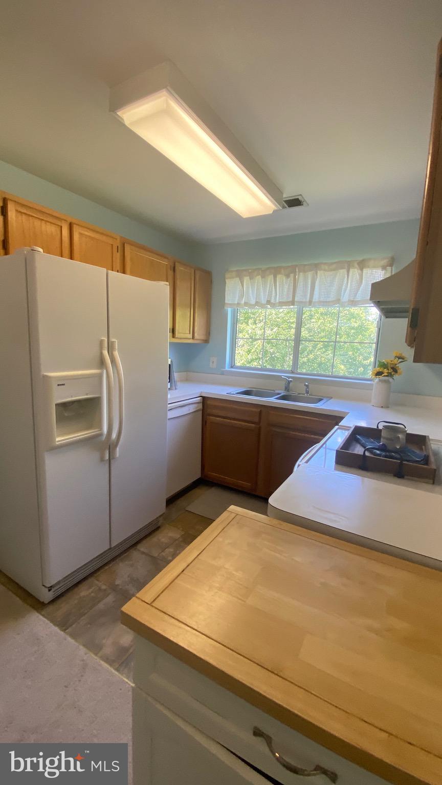 1003 FOXHUNT TERRACE NE 301