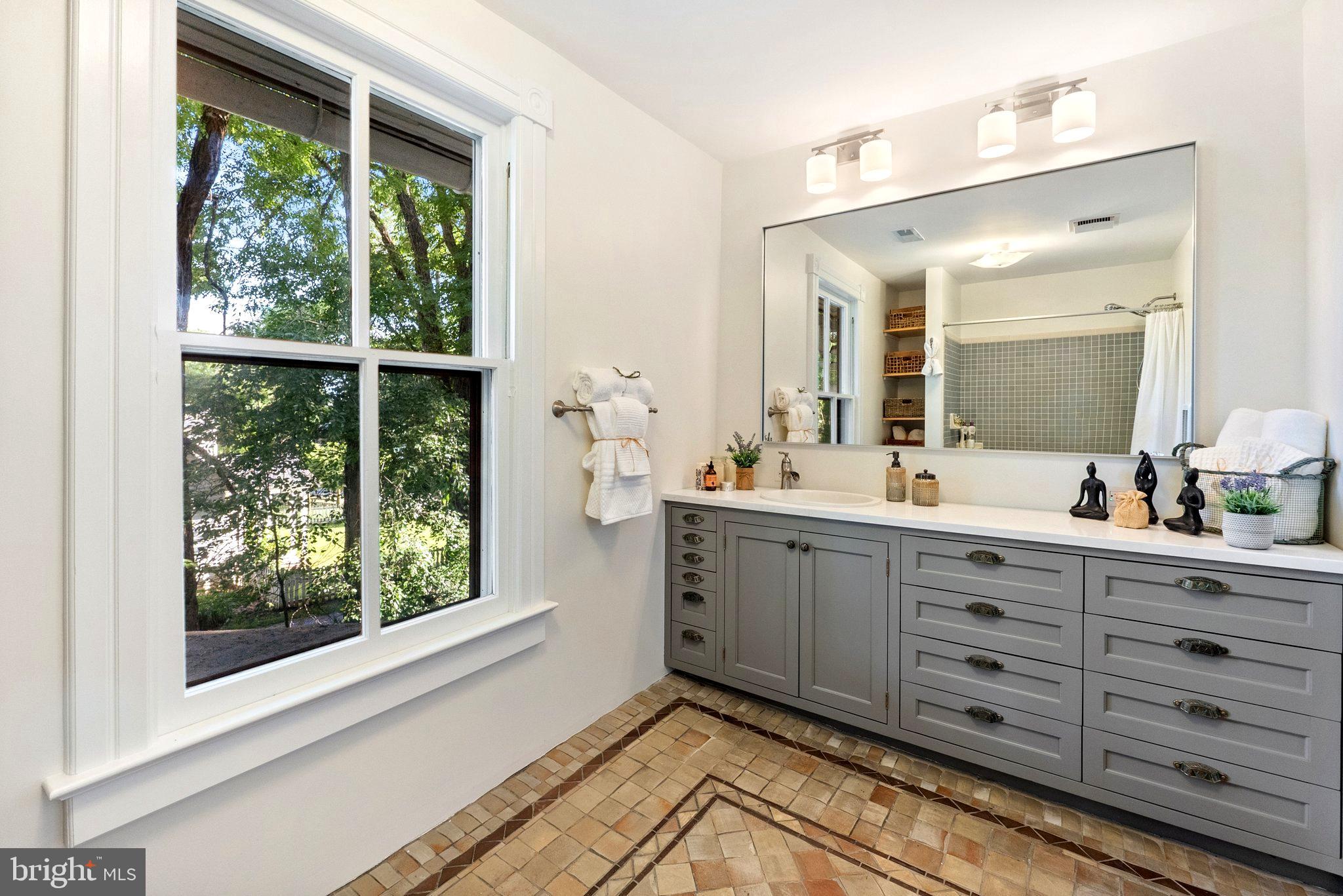 18100 & 18096 LINCOLN ROAD