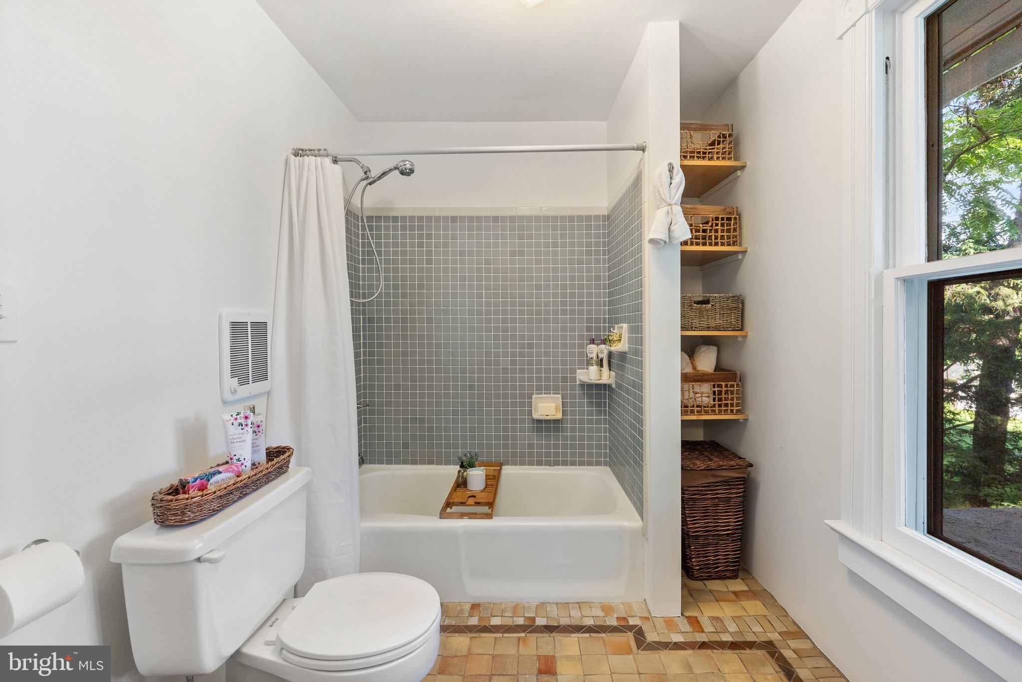 18100 & 18096 LINCOLN ROAD