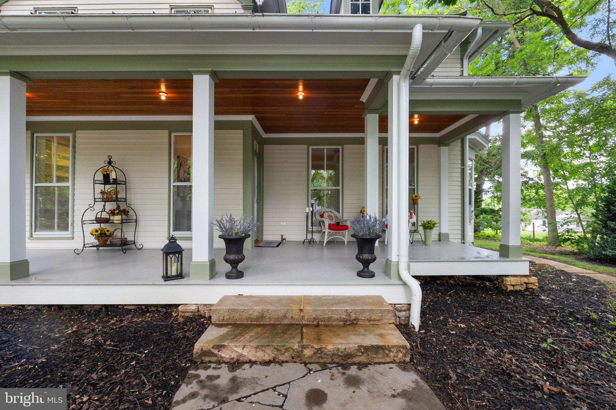 18100 & 18096 LINCOLN ROAD