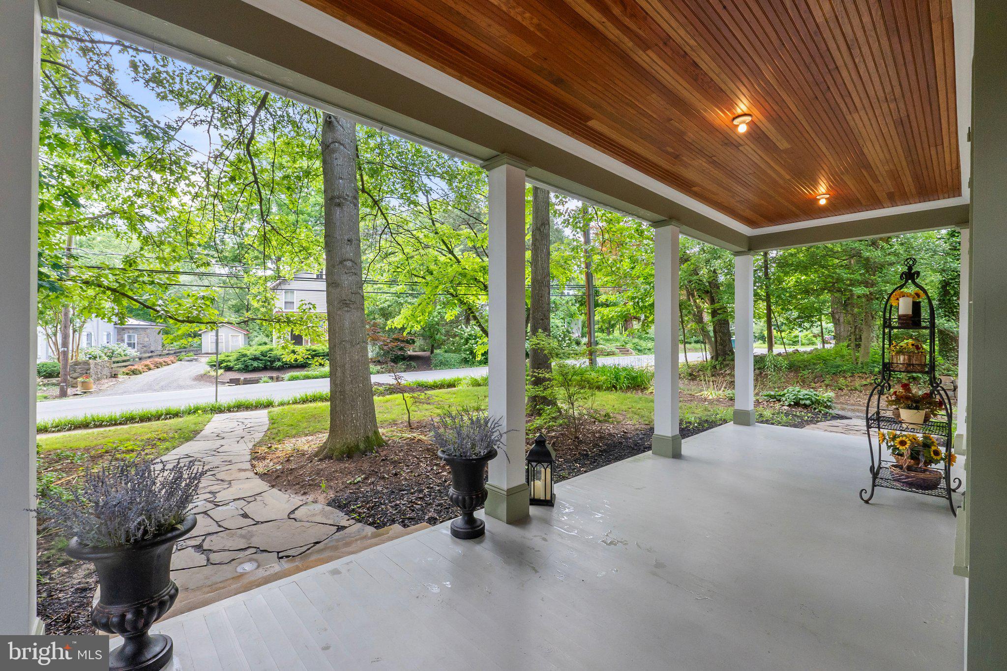 18100 & 18096 LINCOLN ROAD