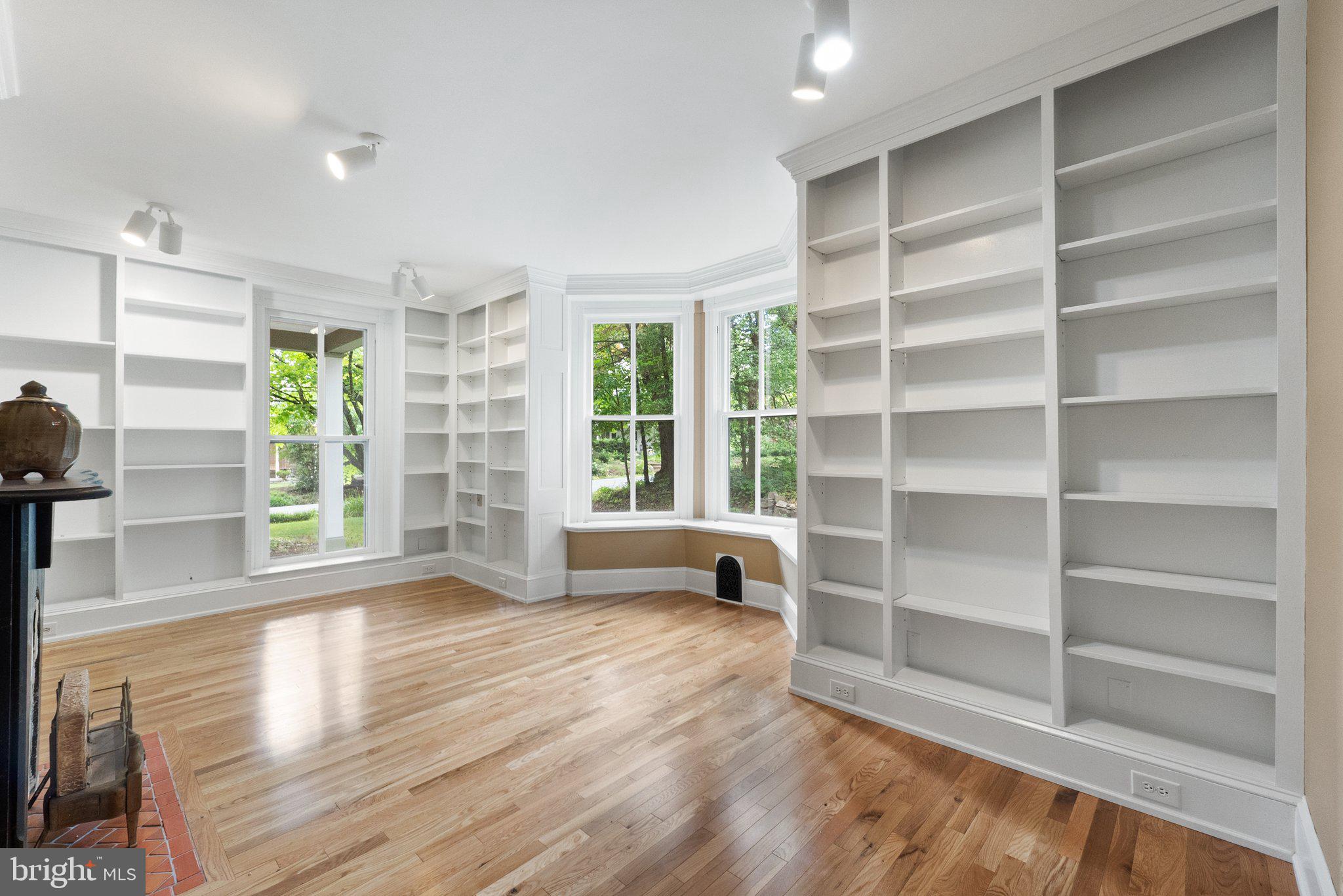 18100 & 18096 LINCOLN ROAD