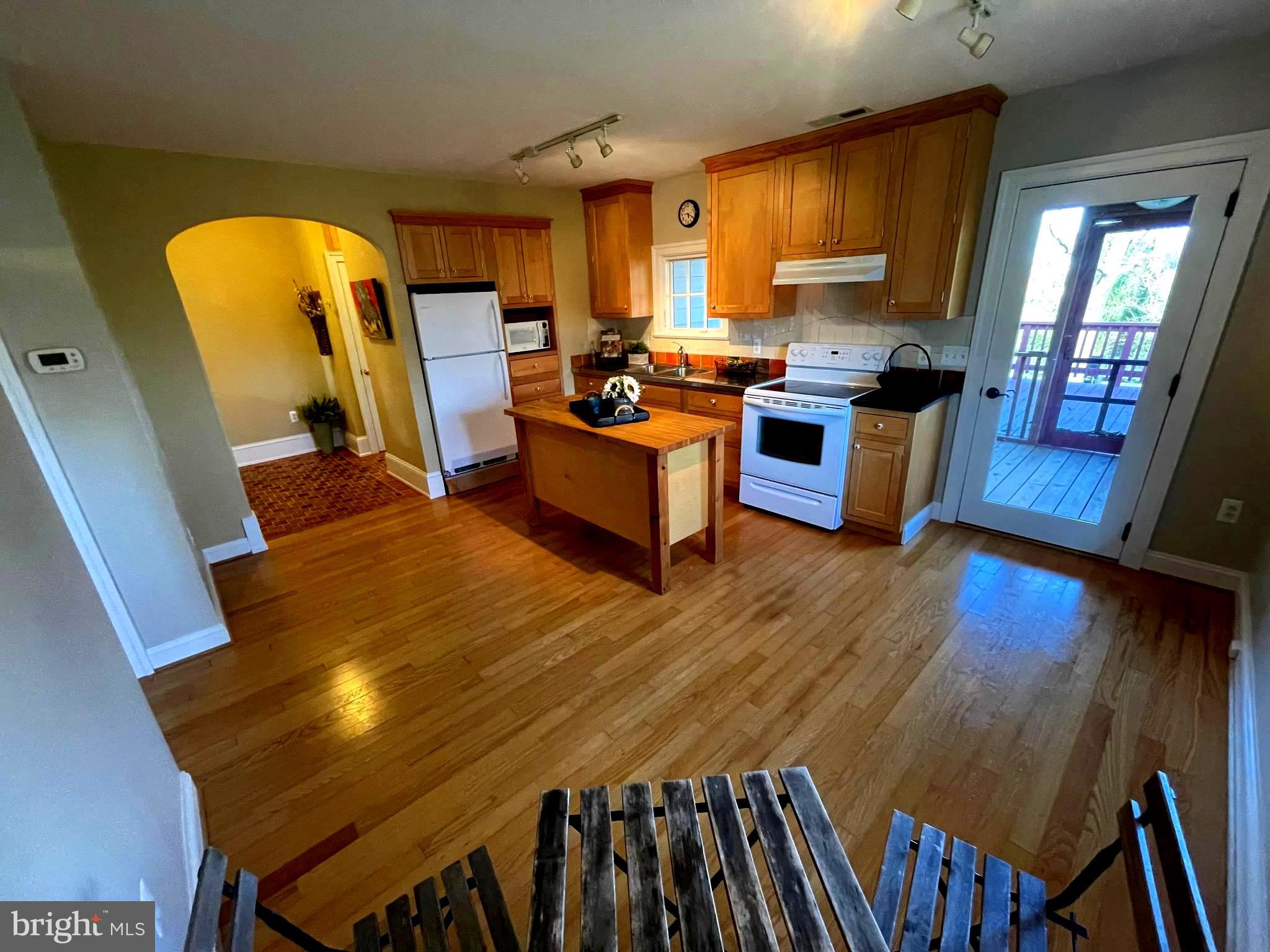 18100 & 18096 LINCOLN ROAD