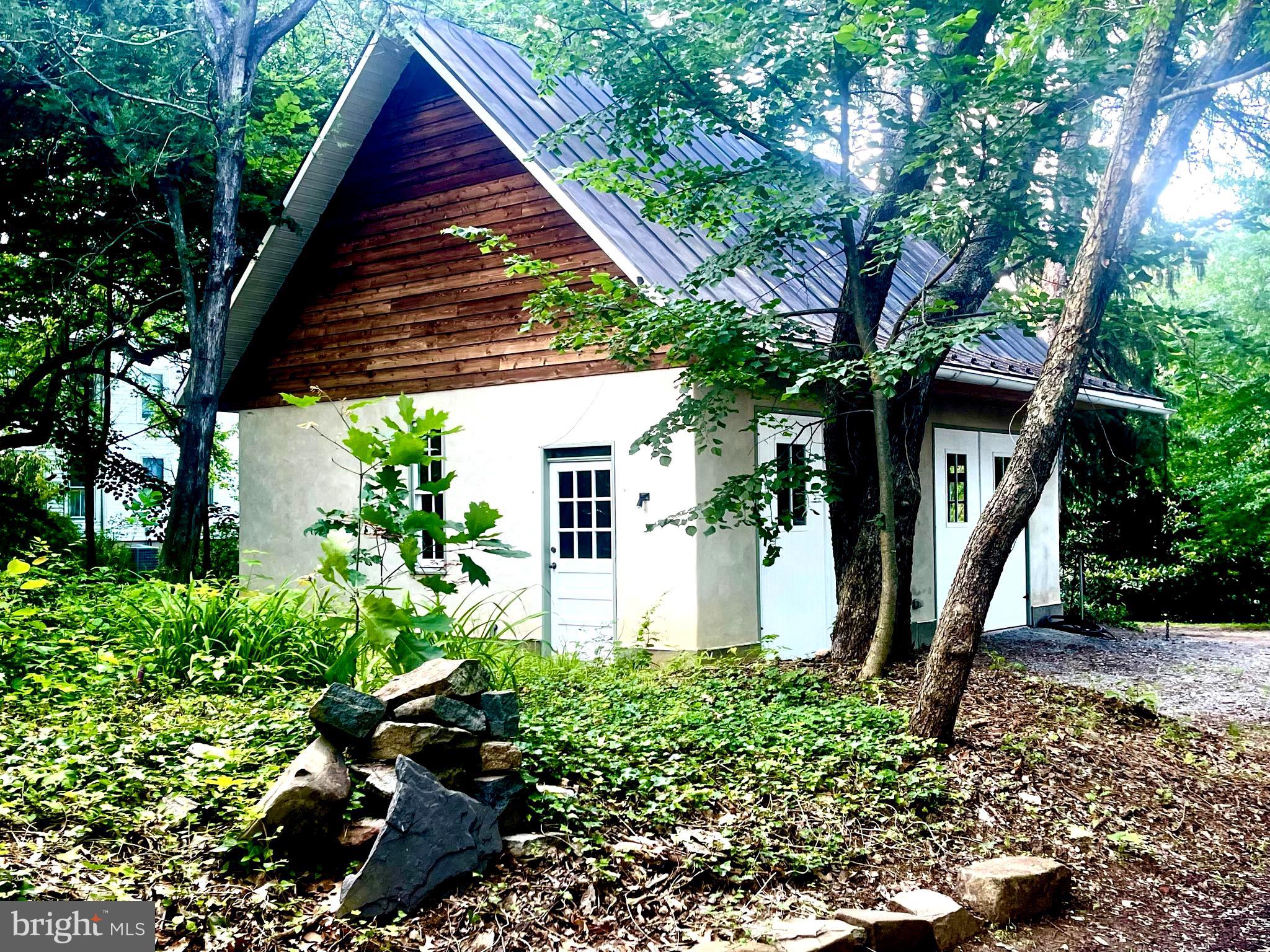 18100 & 18096 LINCOLN ROAD