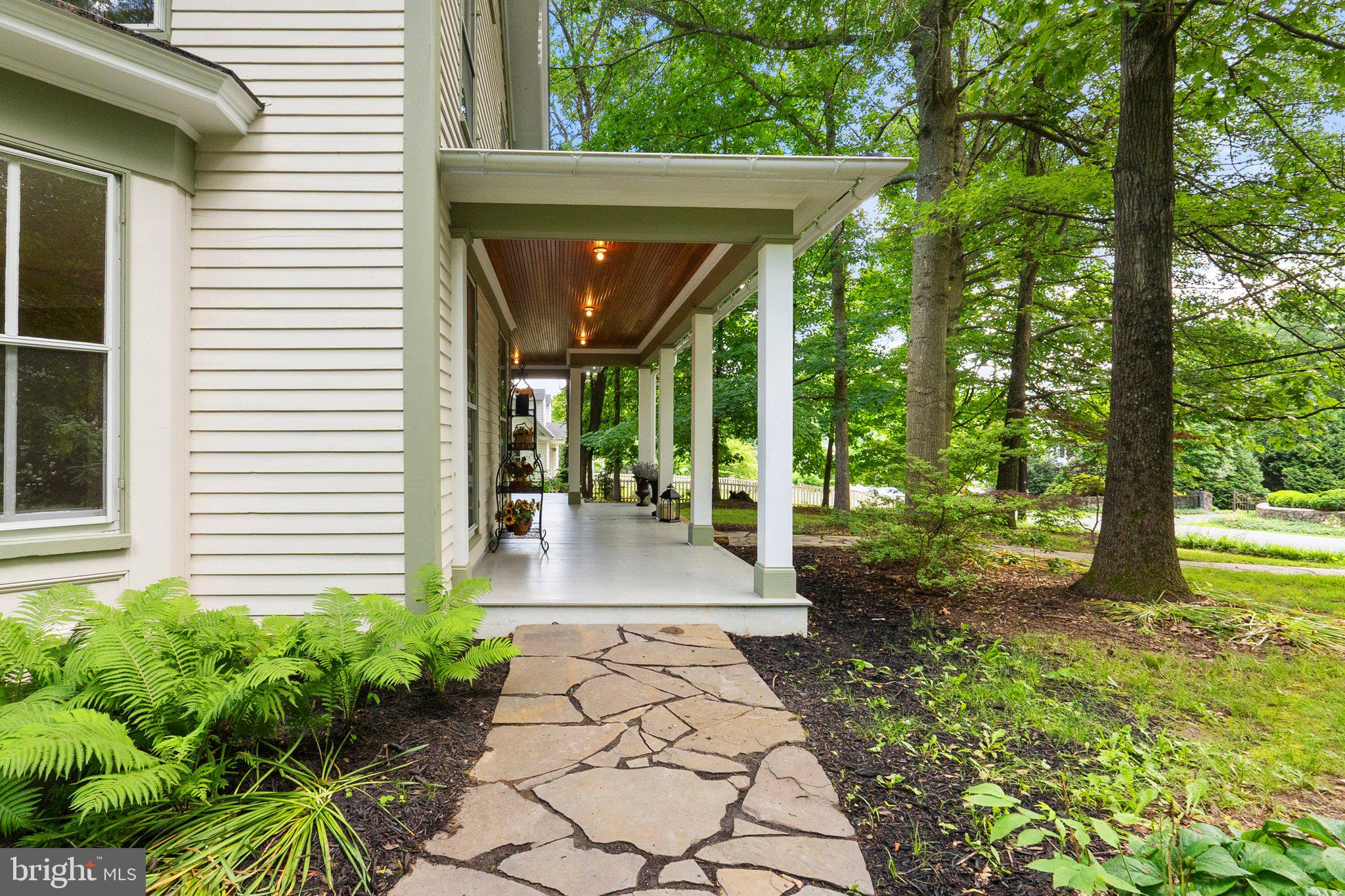 18100 & 18096 LINCOLN ROAD