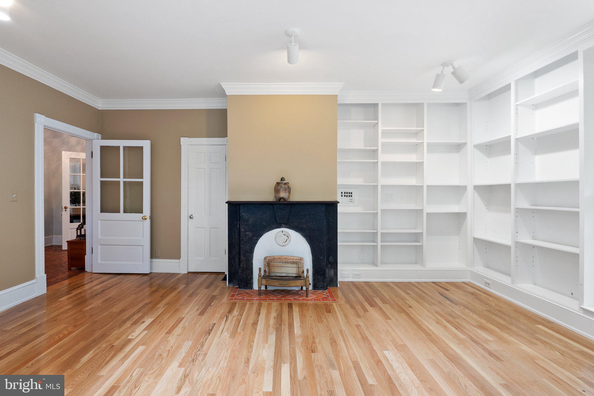 18100 & 18096 LINCOLN ROAD