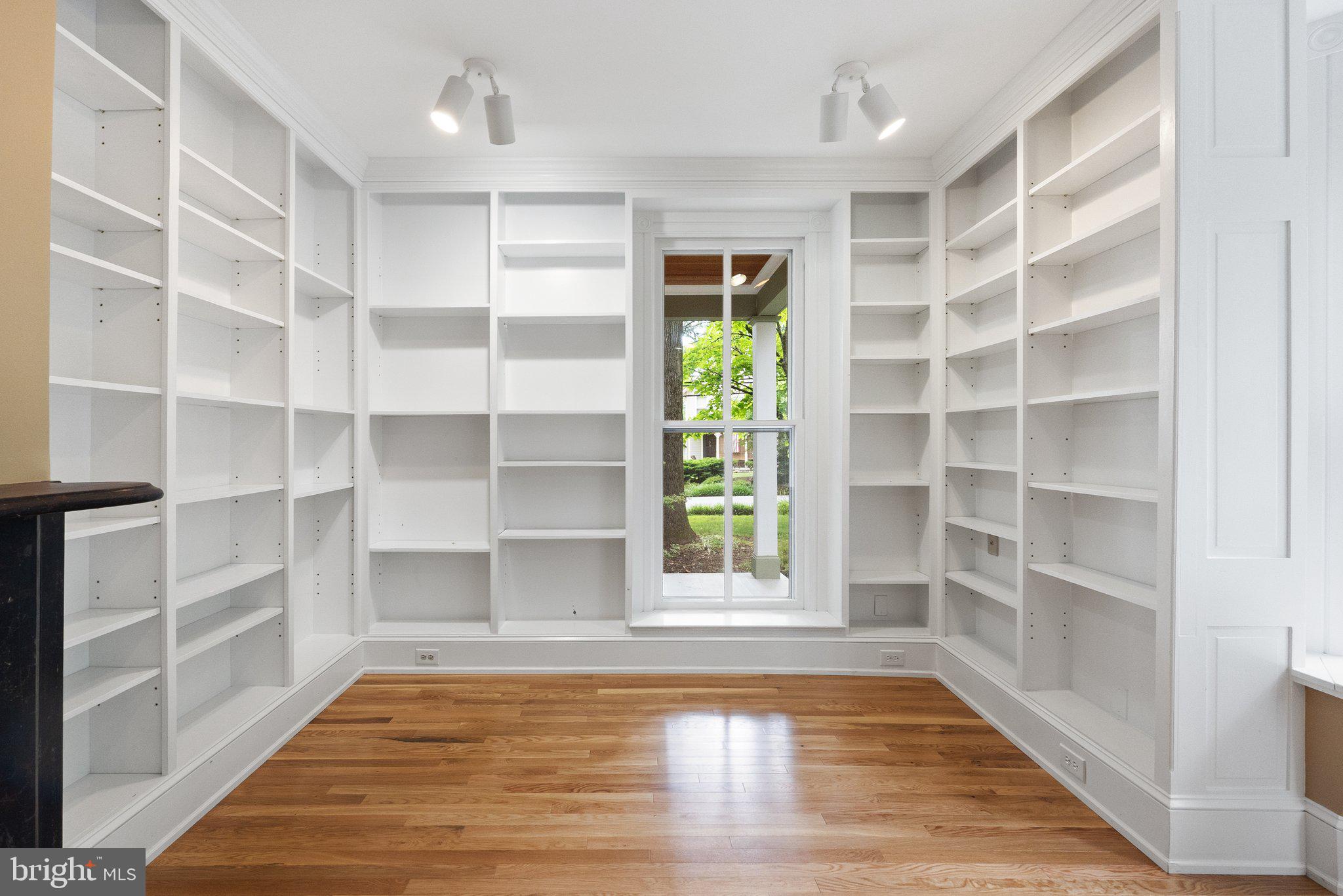 18100 & 18096 LINCOLN ROAD