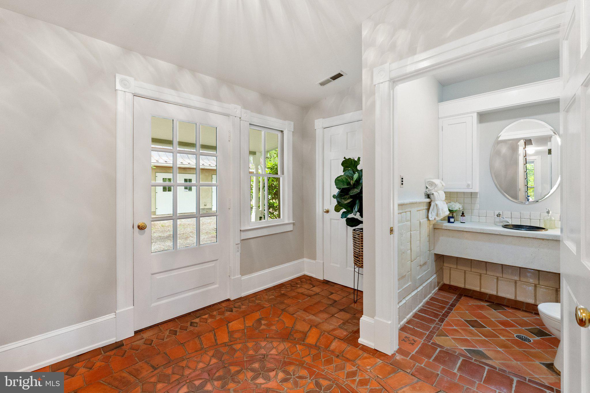 18100 & 18096 LINCOLN ROAD