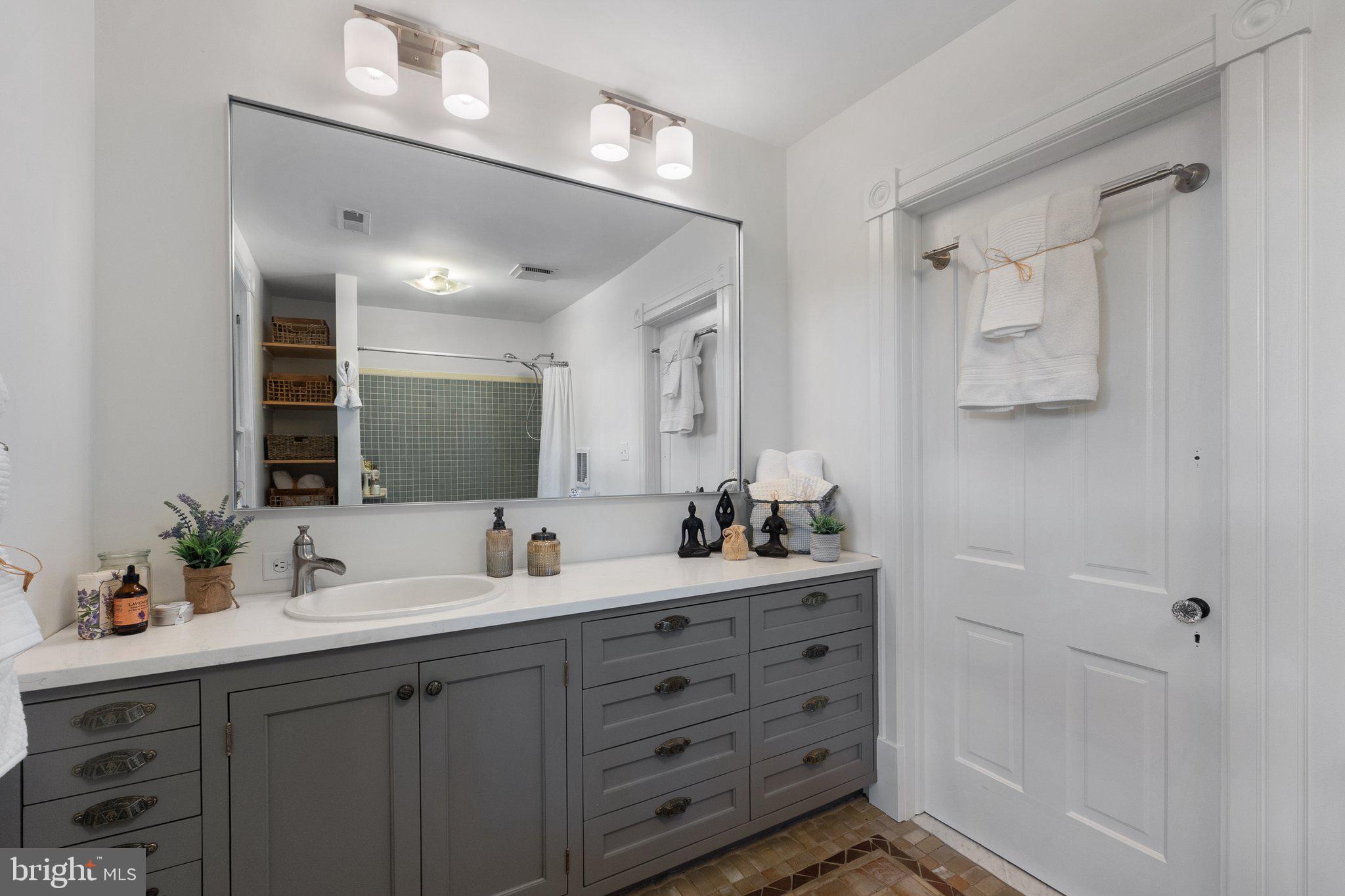 18100 & 18096 LINCOLN ROAD