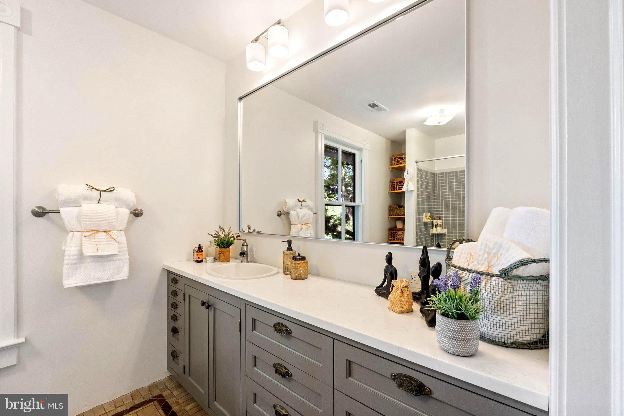 18100 & 18096 LINCOLN ROAD