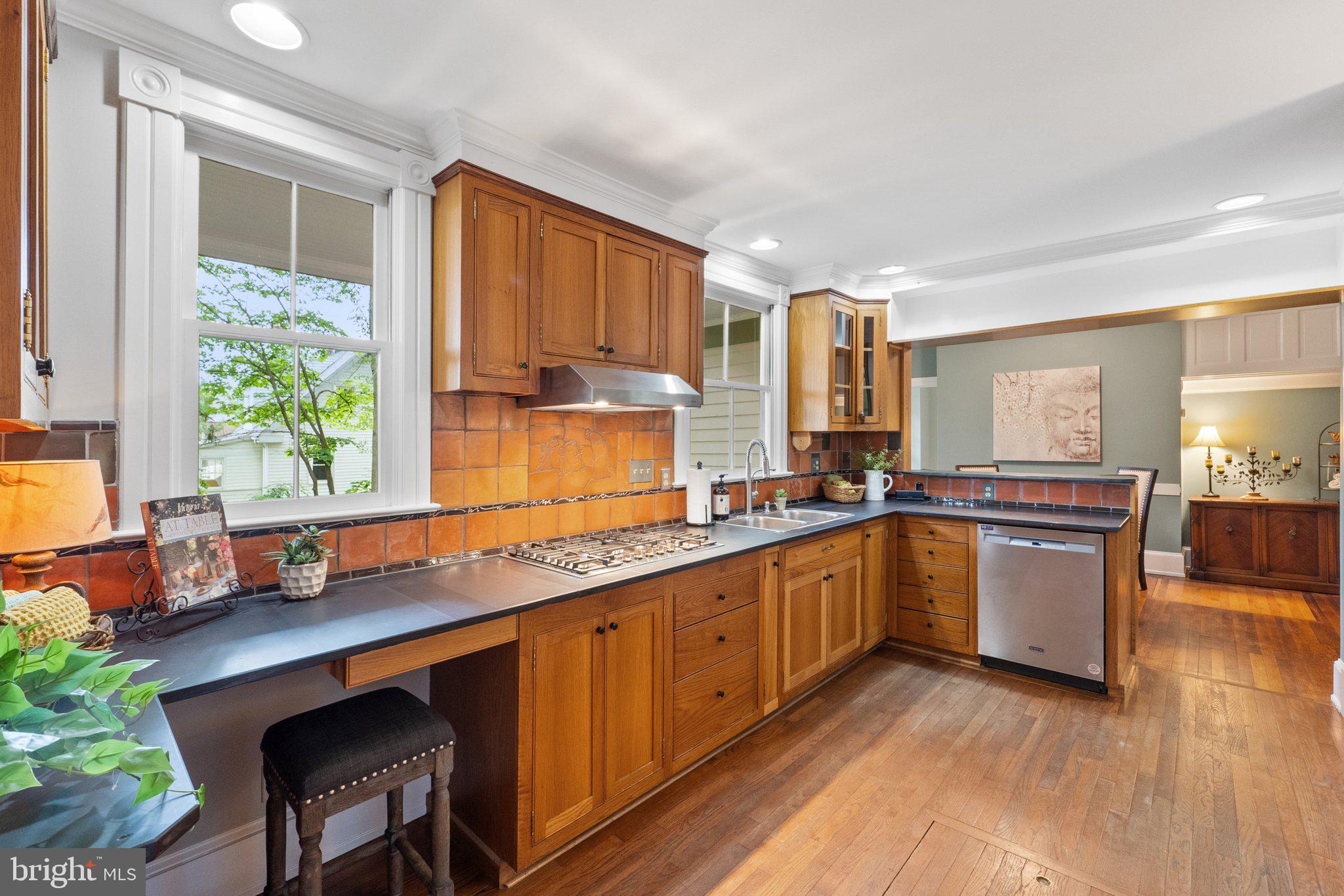 18100 & 18096 LINCOLN ROAD