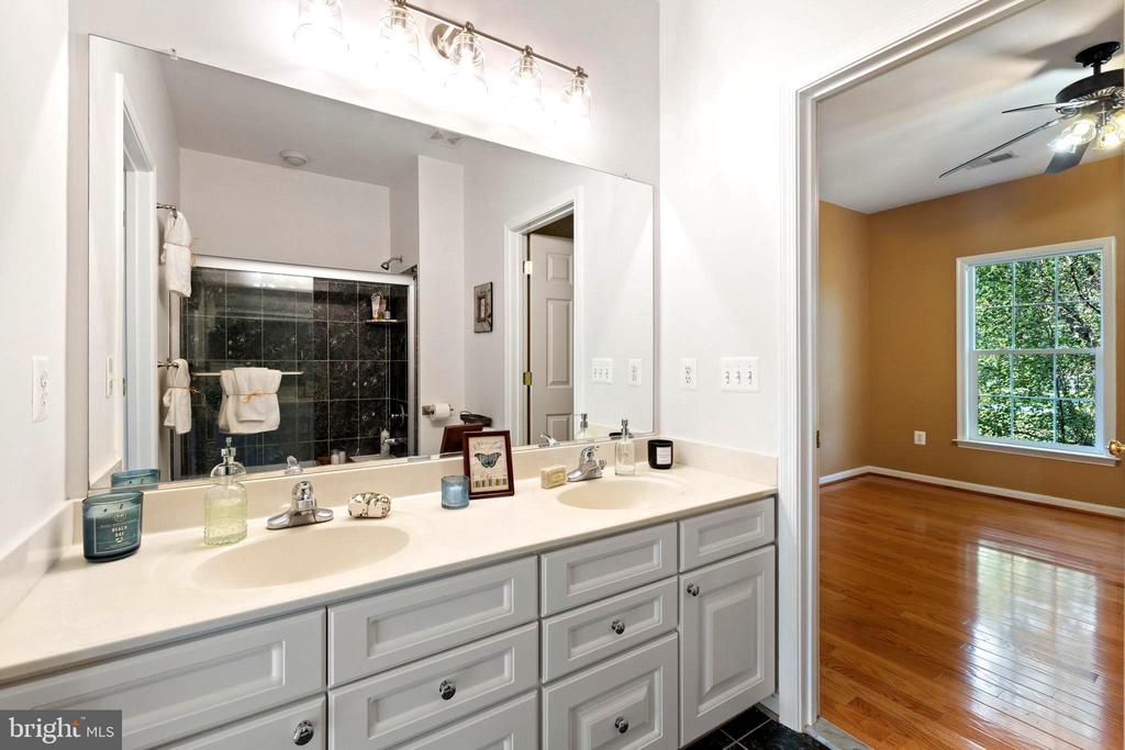 39054 OLD STAGE PLACE