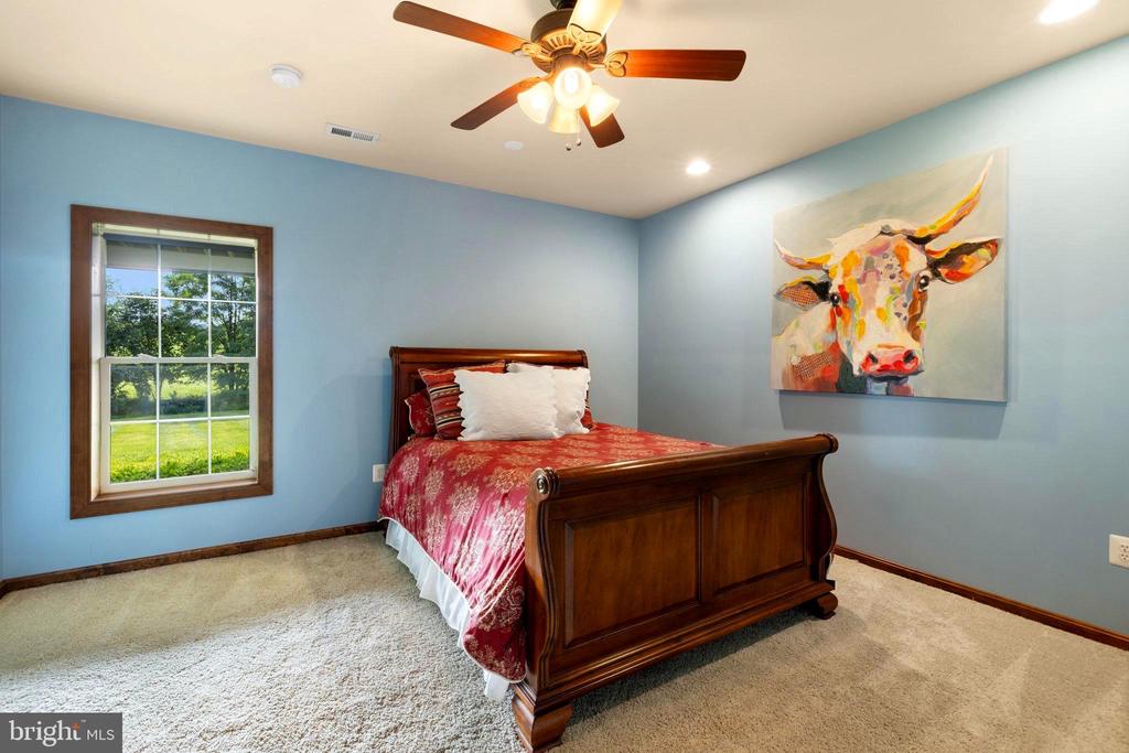 39054 OLD STAGE PLACE