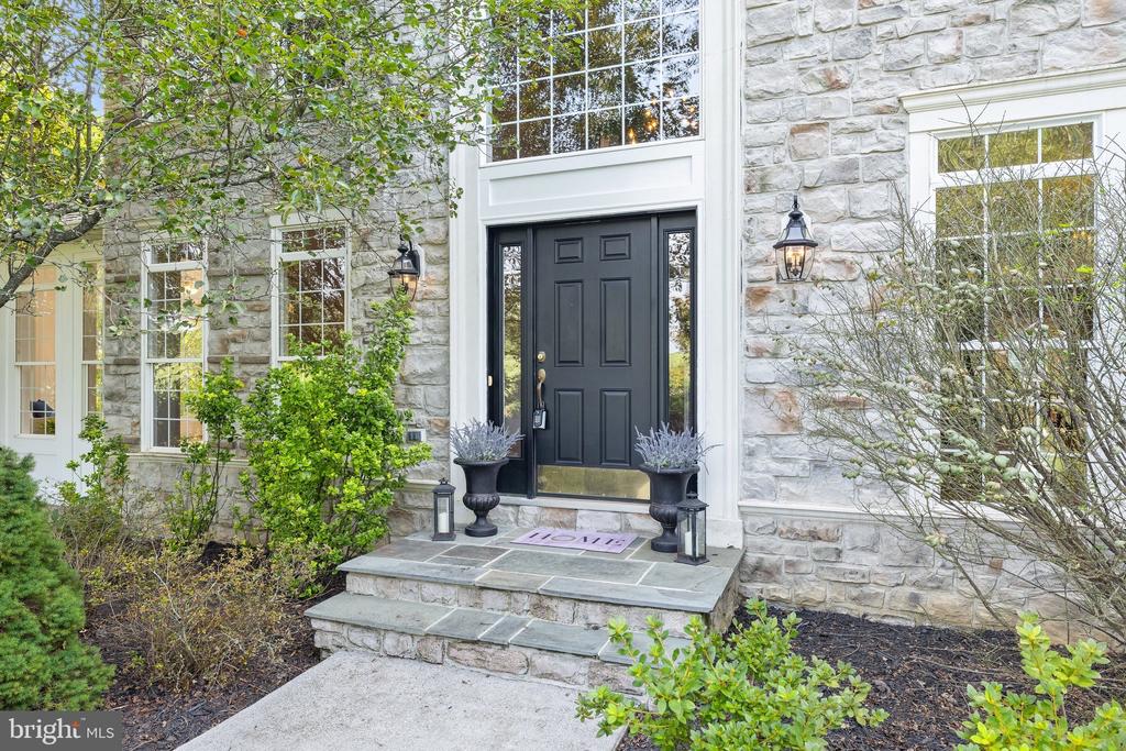 39054 OLD STAGE PLACE