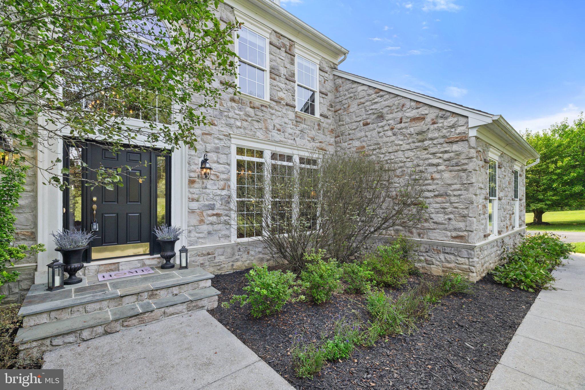 39054 OLD STAGE PLACE