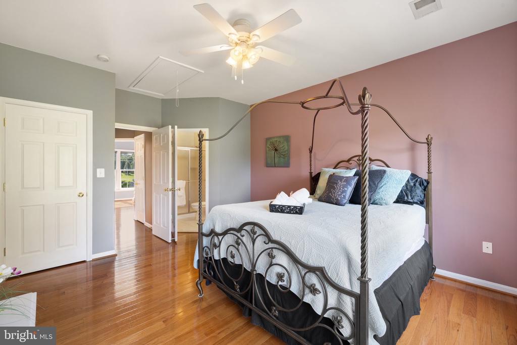 39054 OLD STAGE PLACE